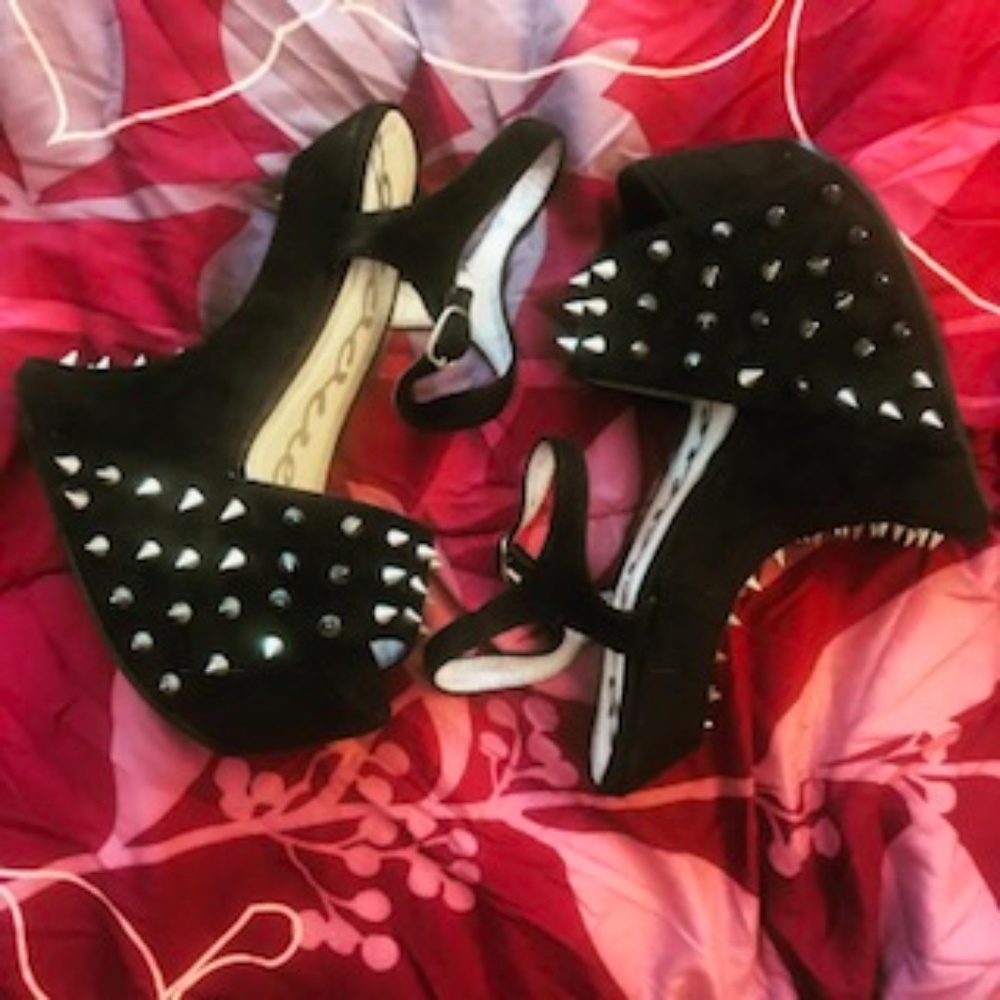 Black Spiked Open Toe Heeless Wedge